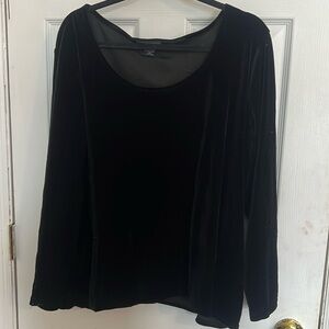 Elementz size 2X black velvet long sleeved blouse